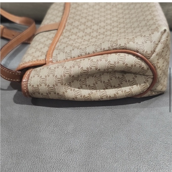 Celine Vintage Crossbody w/ preloved matching wallet. Tan/Cream w/gold accents - Picture 4 of 16
